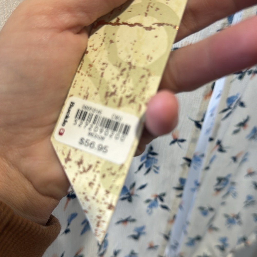 Buckle gimmicks. Florals too - Picture 6 of 6